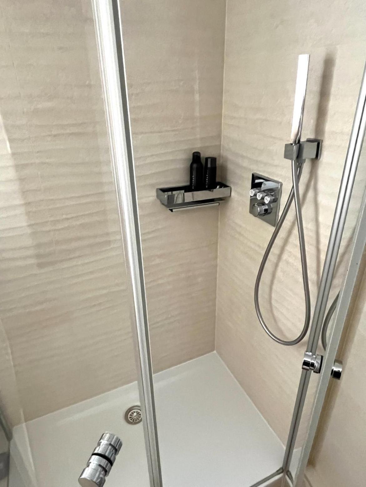 Studio Pres Des Champs-Elysees Paris Bagian luar foto