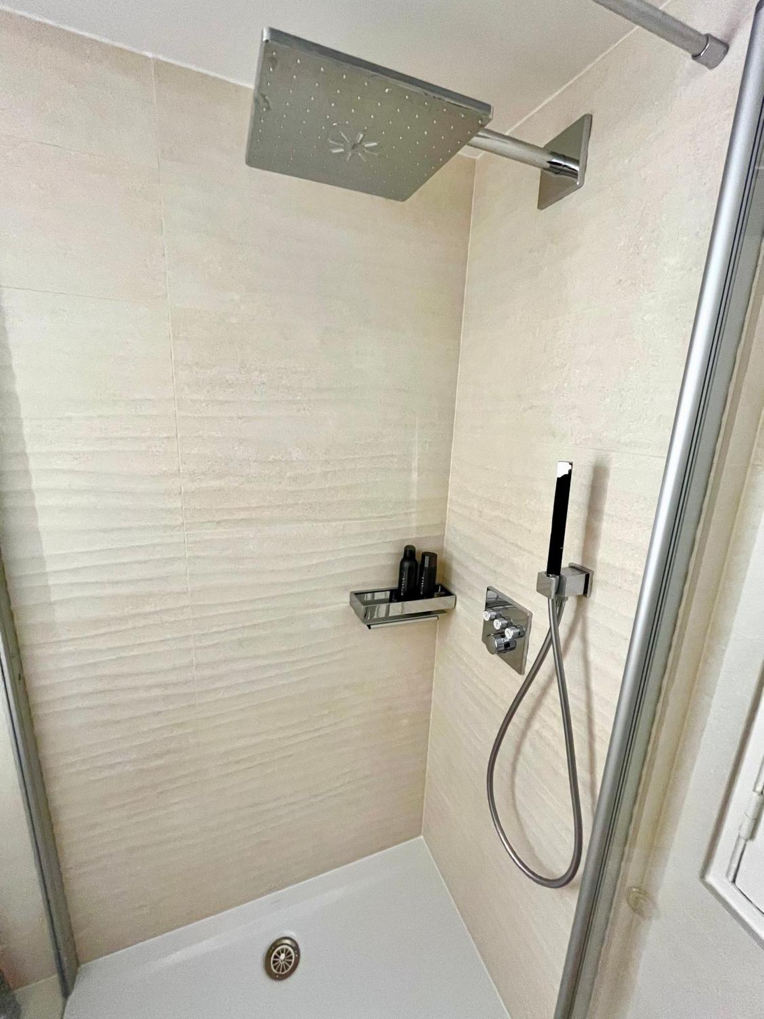 Studio Pres Des Champs-Elysees Paris Bagian luar foto